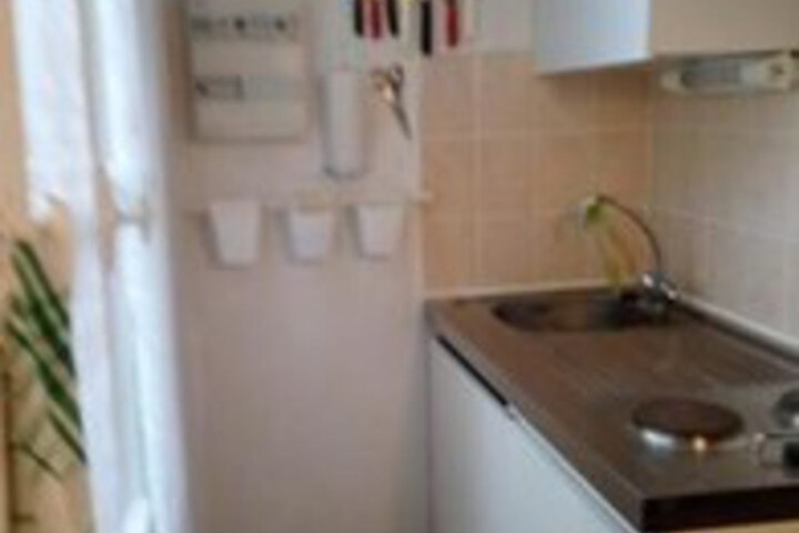 Room 10 of 17