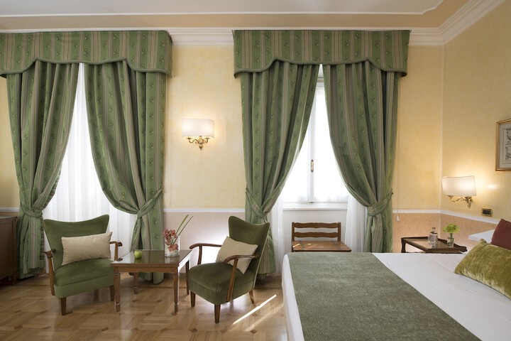 Room 33 of 83