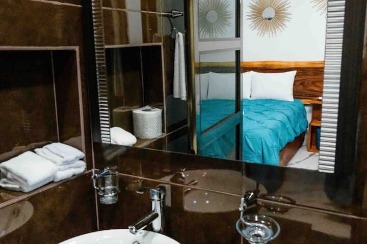 Room 21 of 37