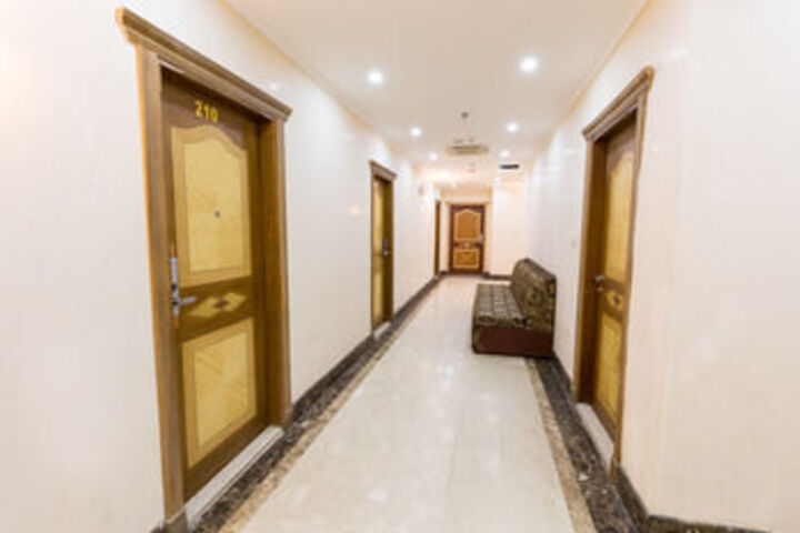 Ballroom/Hall 10 of 29