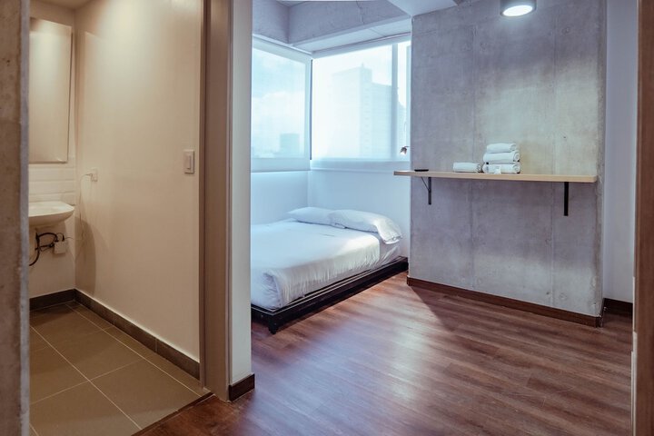 Room 42 of 108
