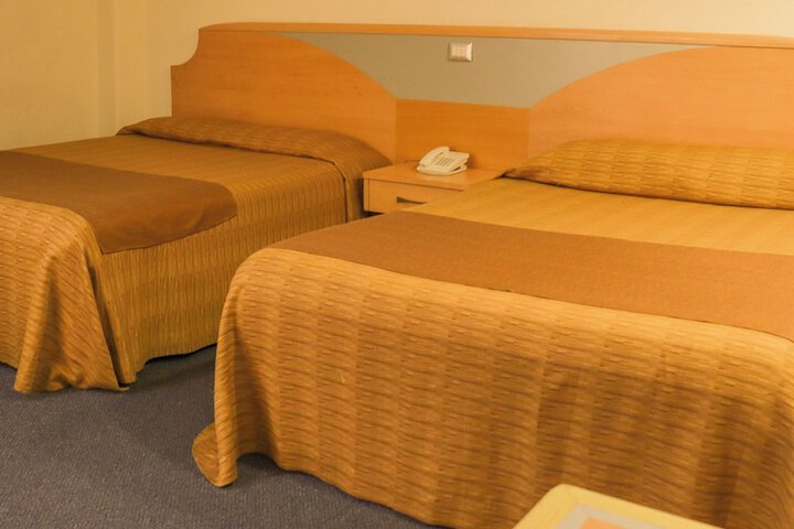Room 33 of 39