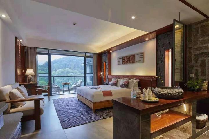 Room 37 of 111