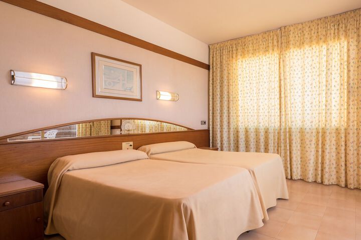Room 6 of 37