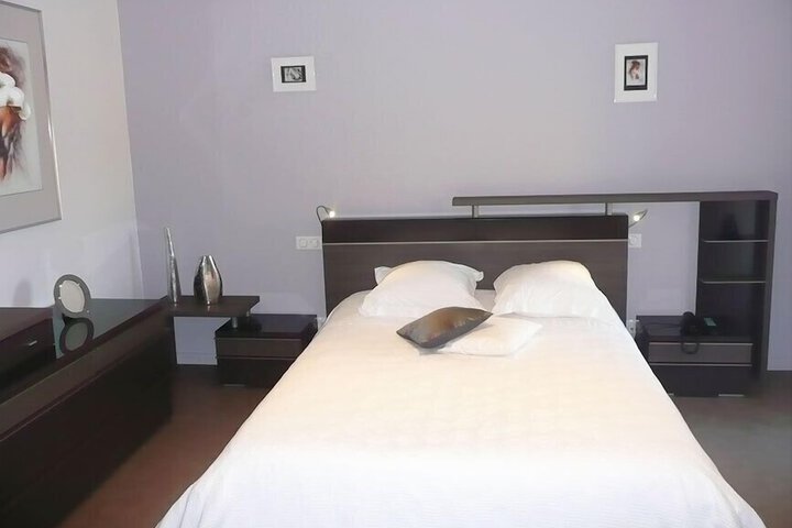 Room 6 of 37
