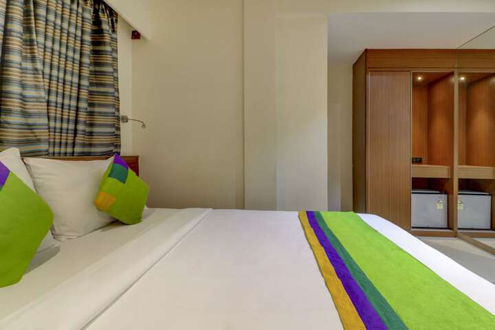 Room 14 of 40