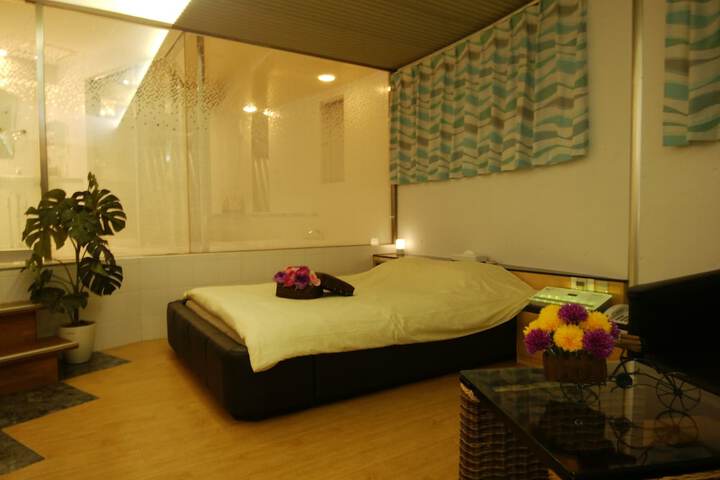 Room 7 of 15