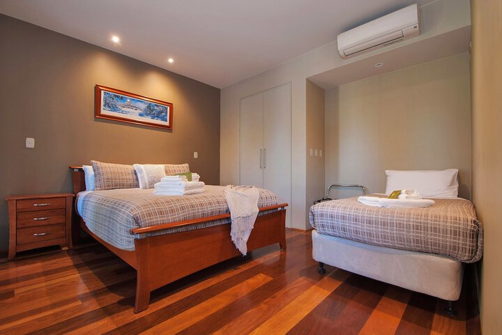 Room 3 of 44