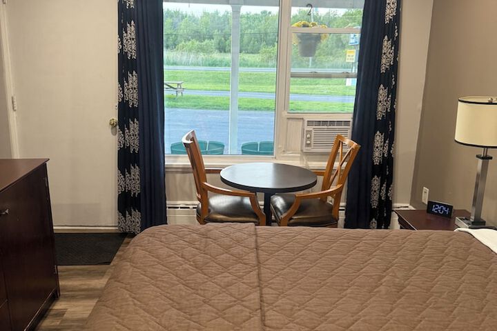 Room 16 of 27