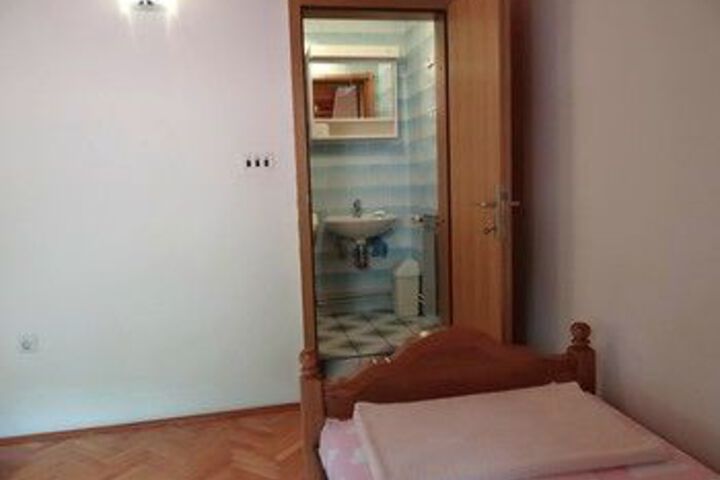 Room 14 of 45