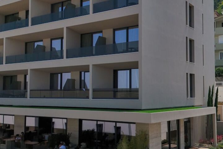Hotel 90 of 100
