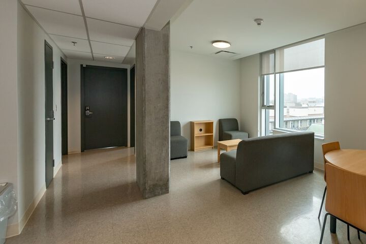 Room 25 of 69