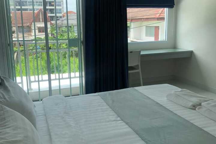 Room 18 of 40