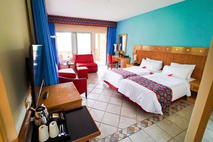 Room 2 of 27