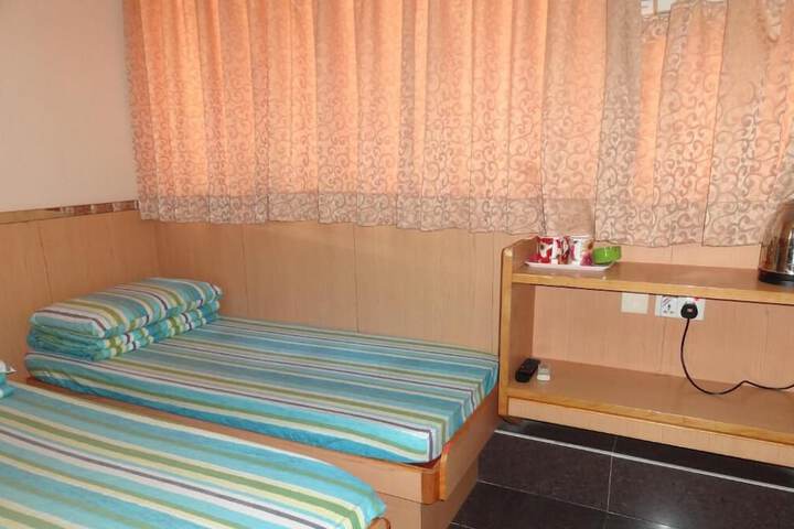 Room 25 of 32