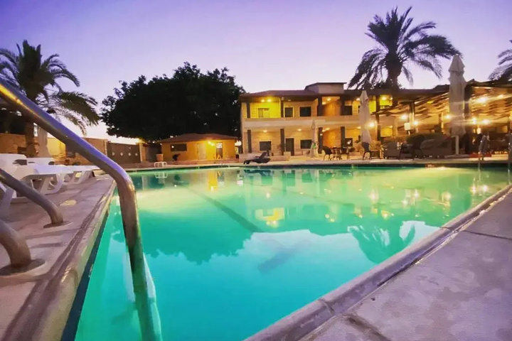 Pool 7 of 11