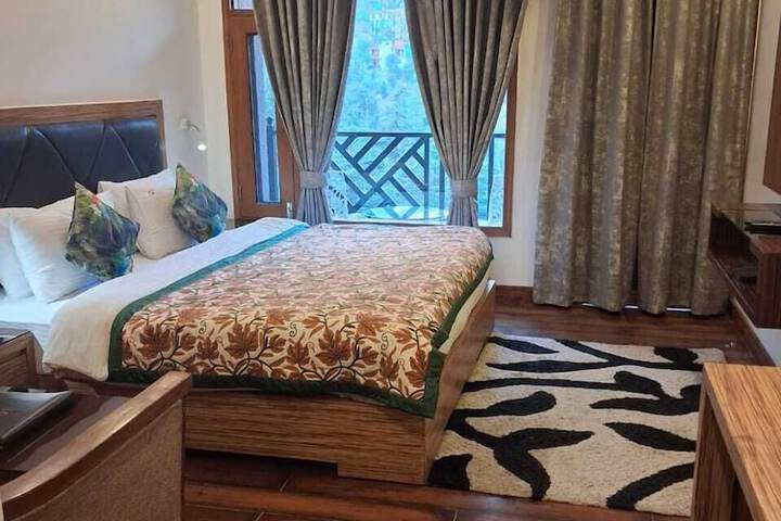 Room 4 of 11
