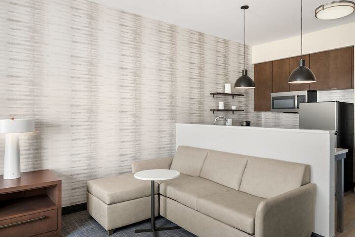 Room 6 of 39