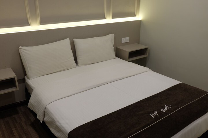 Room 14 of 36
