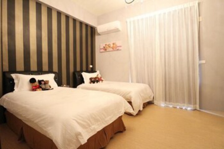 Room 28 of 29