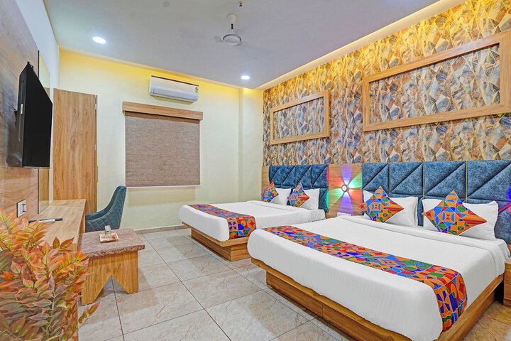 Room 8 of 27