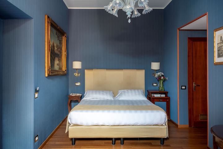 Room 213 of 380