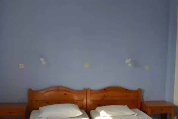 Room 6 of 10