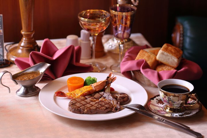 Dining 33 of 45