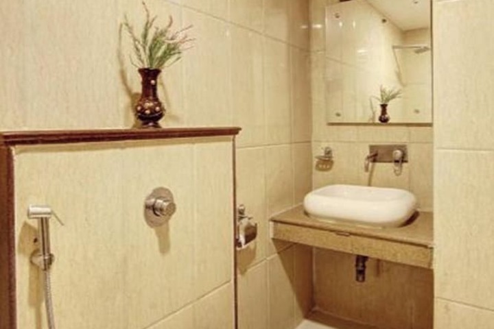 Room 44 of 60