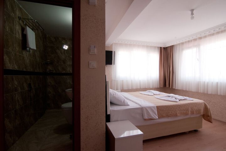 Room 9 of 22