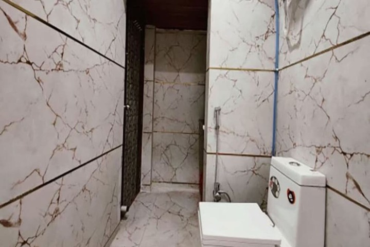 Room 23 of 48