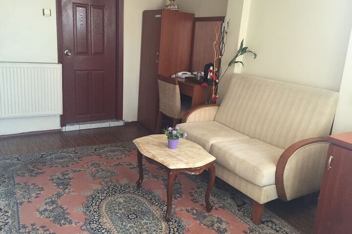 Room 12 of 36