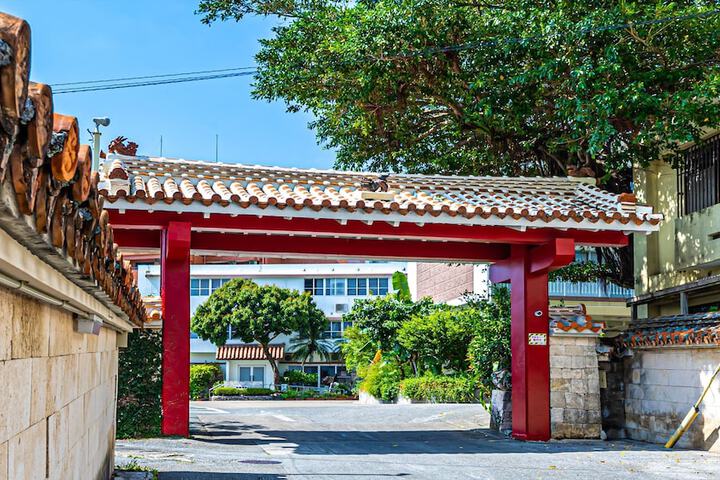 Hotel 100 of 106