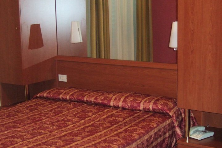 Room 7 of 45