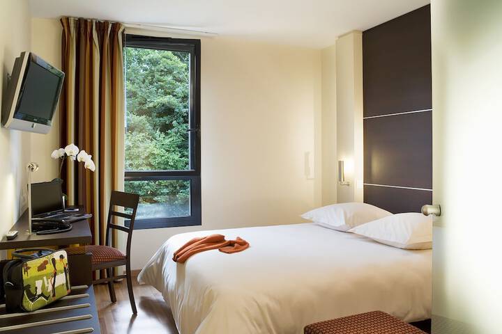 Room 5 of 27