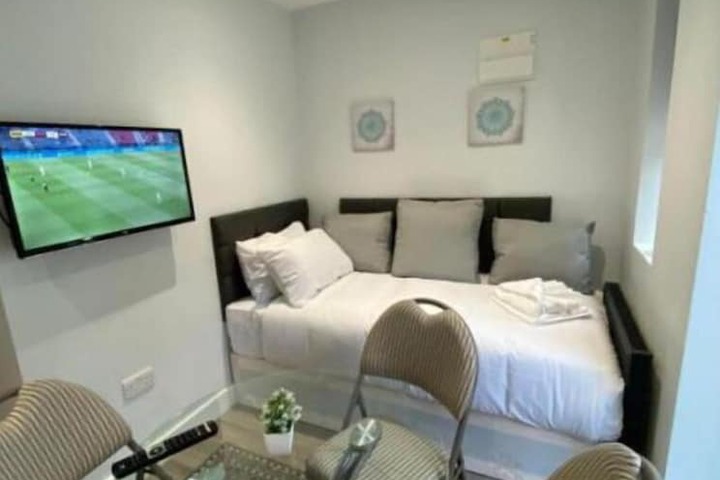 Room 12 of 98