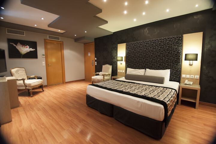 Room 5 of 44