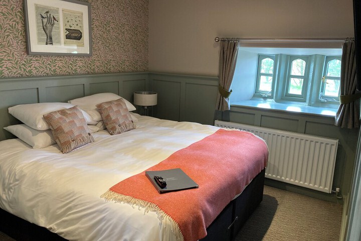 Room 5 of 23