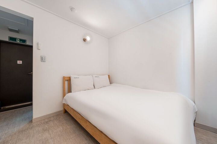 Room 89 of 198