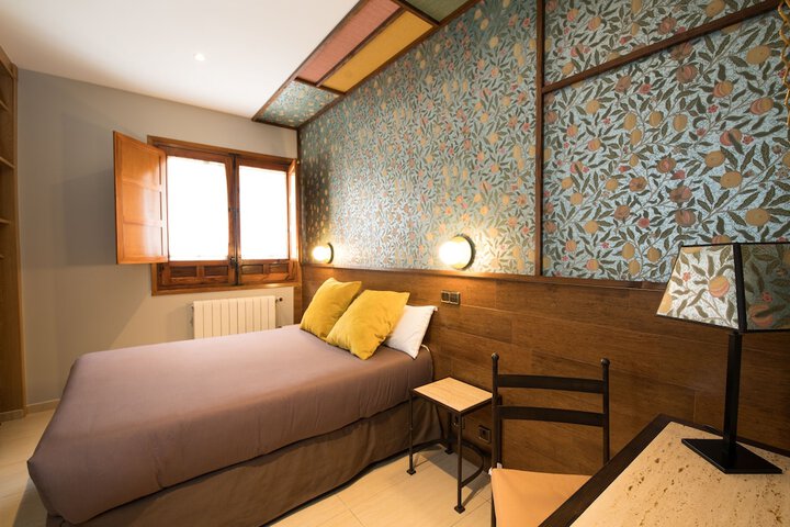 Room 13 of 38