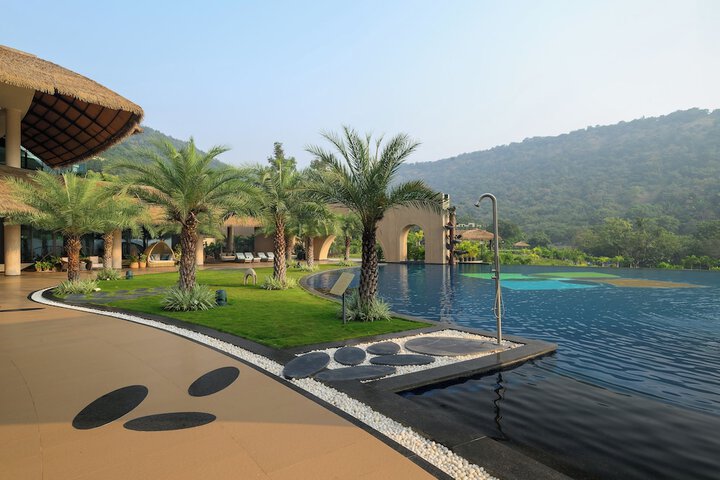 Pool 34 of 38