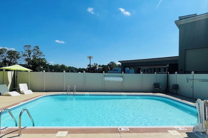 Pool 25 of 49