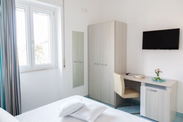 Room 18 of 31