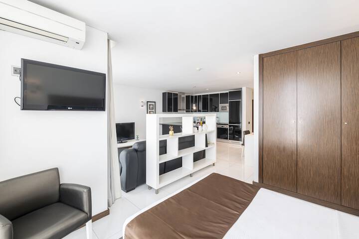 Room 10 of 31