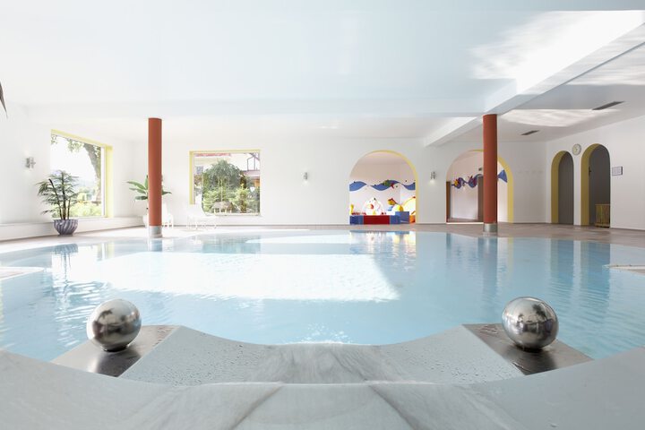 Hotel Pool