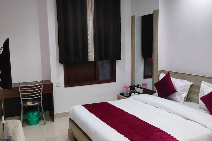 Room 8 of 18