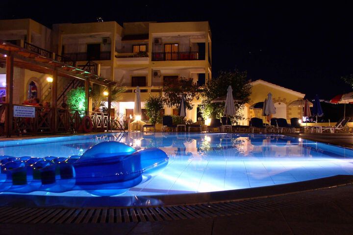Hotel with Pool