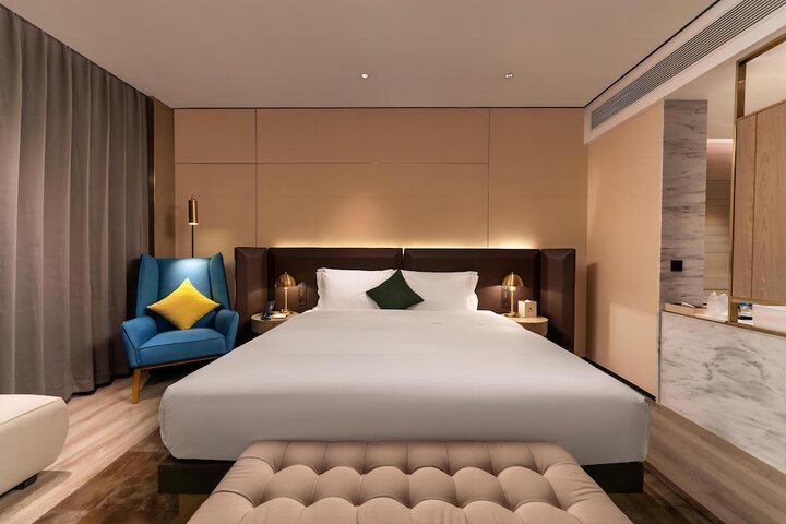 Room 17 of 41
