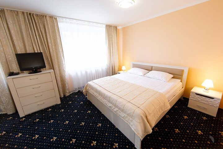 Room 5 of 68