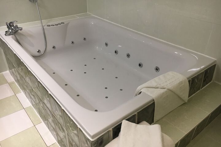 Hot Tub 50 of 90